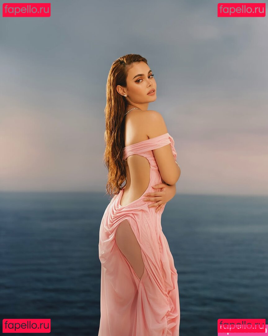 Ivana Alawi / https: / ivanaalawi Onlyfans Photo Gallery 