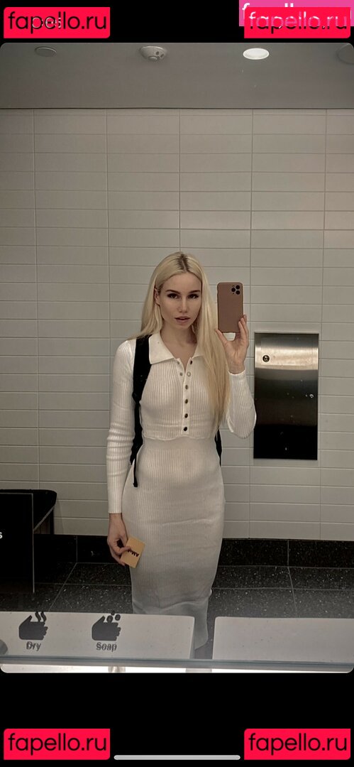 Colette Cherry / ColetteCherry_ / coletteleclar Onlyfans Photo Gallery 