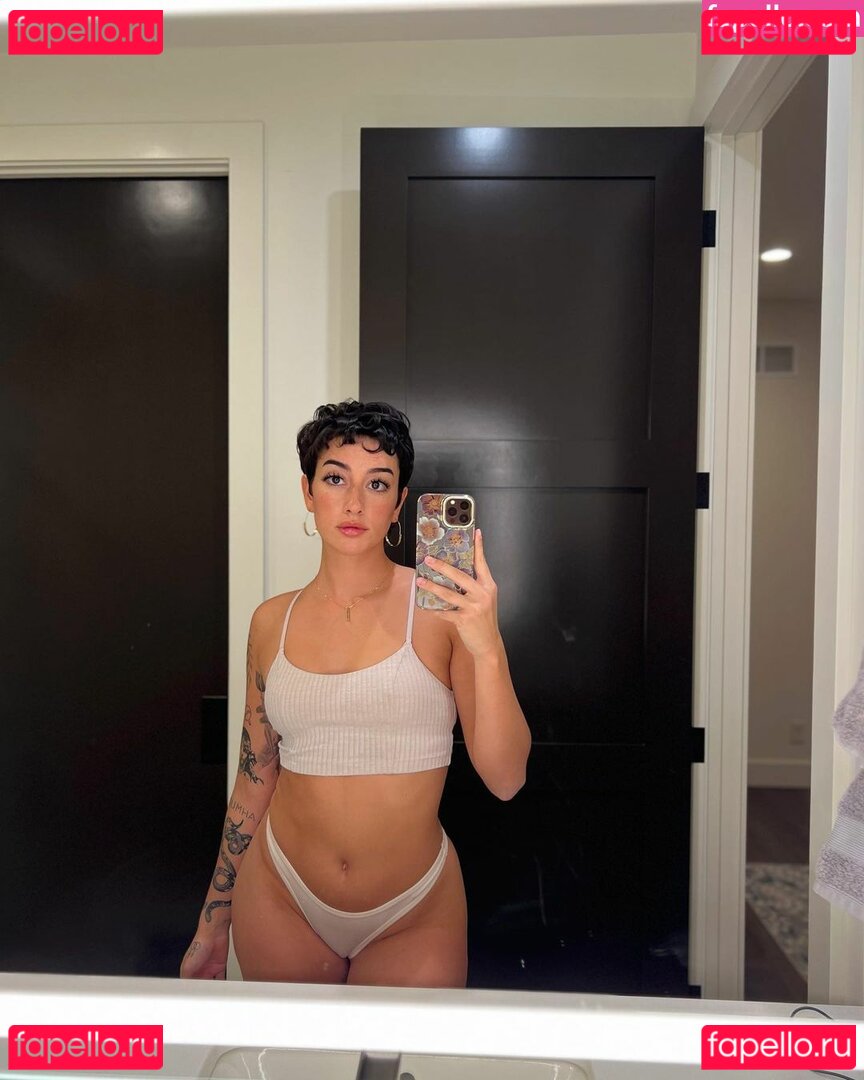 Gianna Evelyn / Giannaevelyn Onlyfans Photo Gallery 