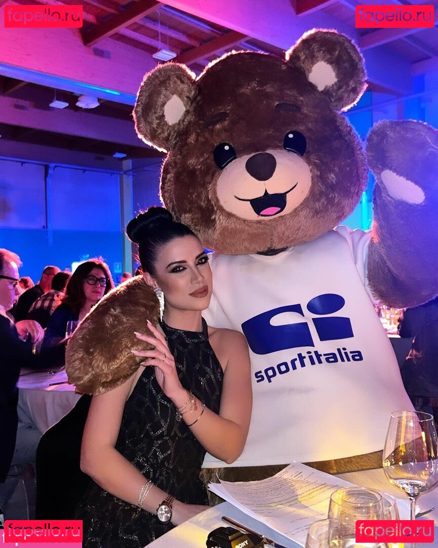 Sharon De Luca / lifebysharondl / sonnedeluca Onlyfans Photo Gallery 