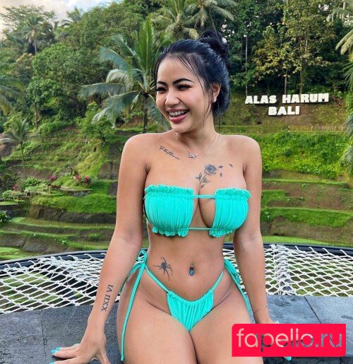 Praew Phatcharin / https: / phatcharin22 / ppraew_pp22 Onlyfans Photo Gallery 