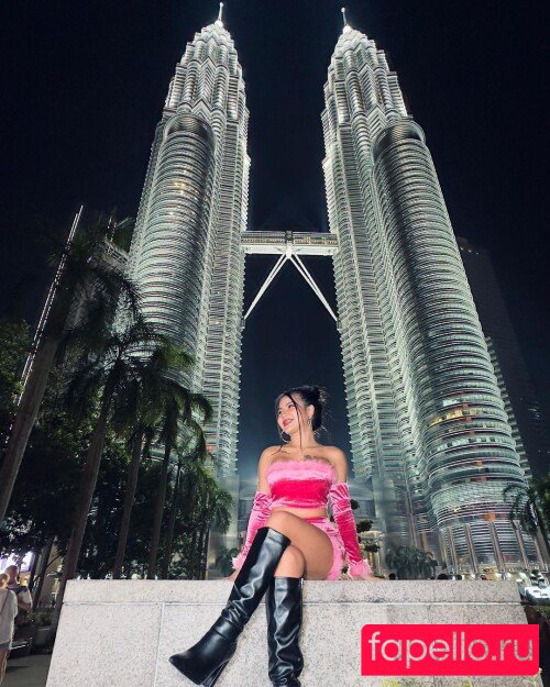 Praew Phatcharin / https: / phatcharin22 / ppraew_pp22 Onlyfans Photo Gallery 