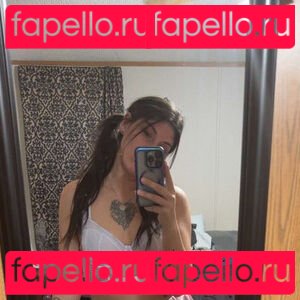 Kimberlee / PeekingCheeks Onlyfans Photo Gallery 