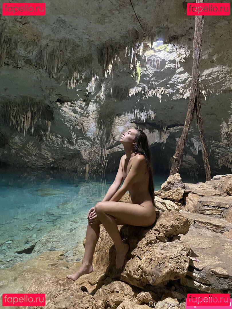 Explorewithsara / exploresara Onlyfans Photo Gallery 