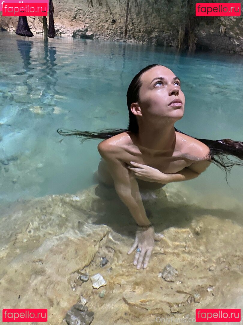 Explorewithsara / exploresara Onlyfans Photo Gallery 