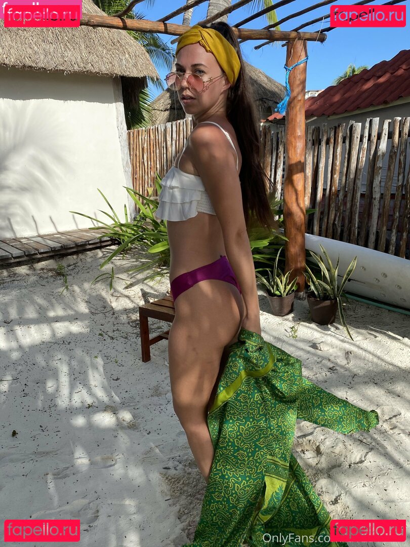 Explorewithsara / exploresara Onlyfans Photo Gallery 