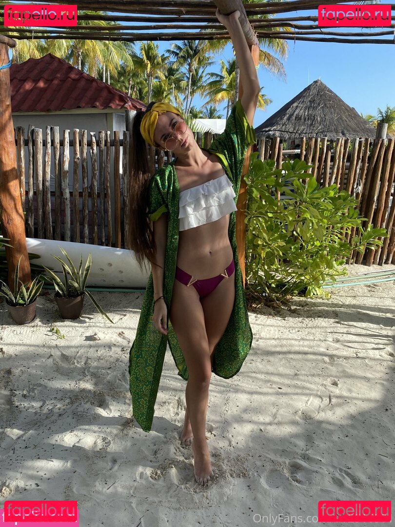 Explorewithsara / exploresara Onlyfans Photo Gallery 