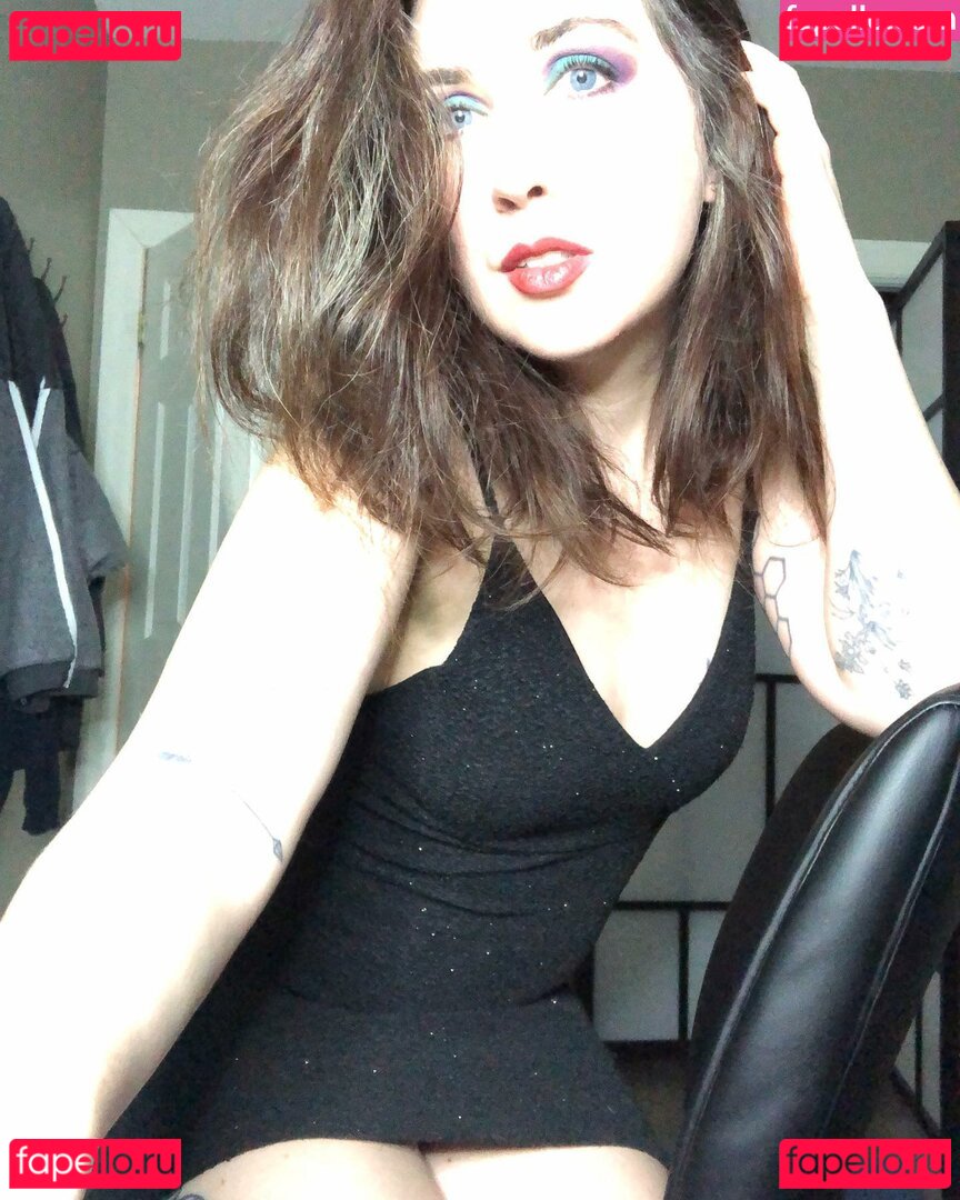 Viola Volta / violavolee / violavolta Onlyfans Photo Gallery 