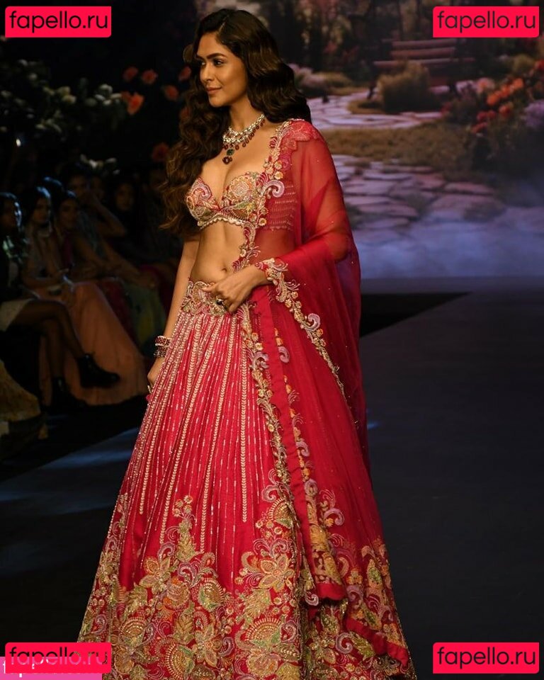 Mrunal Thakur / mrunalthakur Onlyfans Photo Gallery 