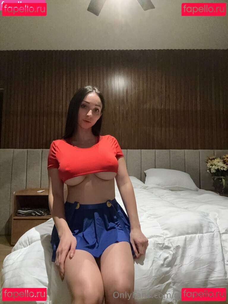 Gracesmalls / gracemilkyss Onlyfans Photo Gallery 