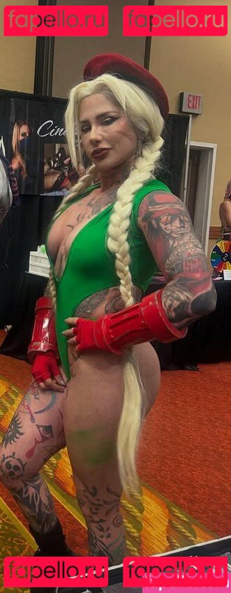 Giu Hellsing / GiuHellsing Onlyfans Photo Gallery 