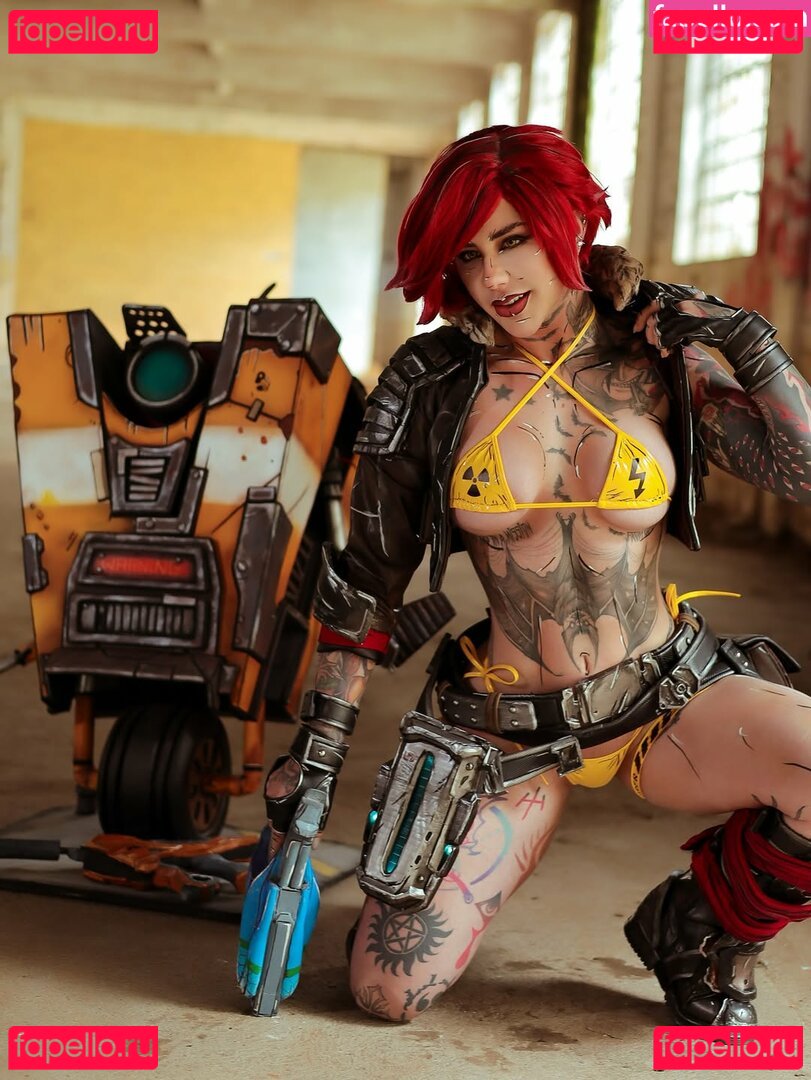 Giu Hellsing / GiuHellsing Onlyfans Photo Gallery 