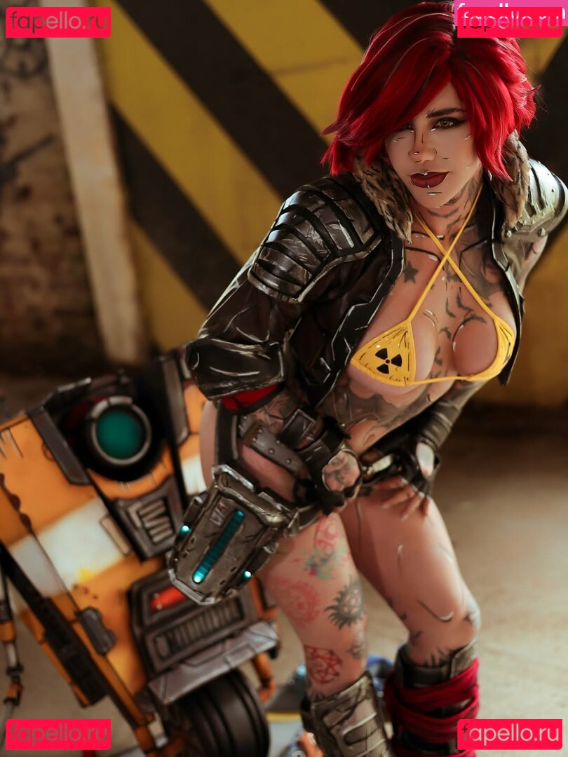 Giu Hellsing / GiuHellsing Onlyfans Photo Gallery 