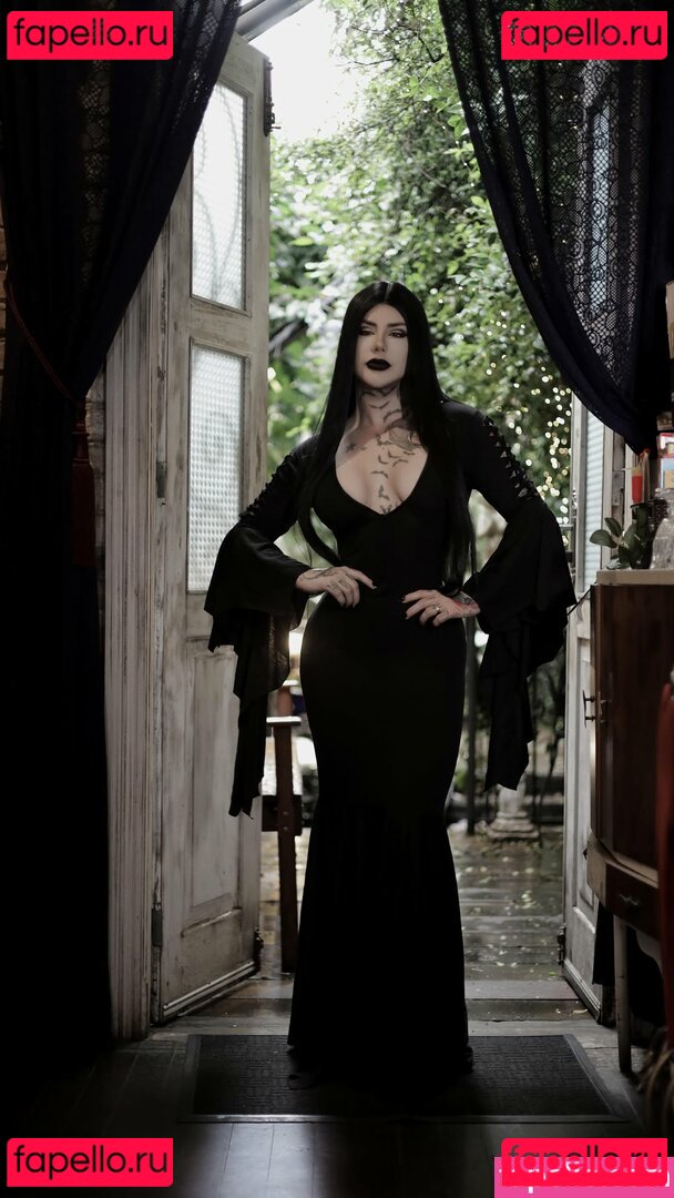 Giu Hellsing / GiuHellsing Onlyfans Photo Gallery 