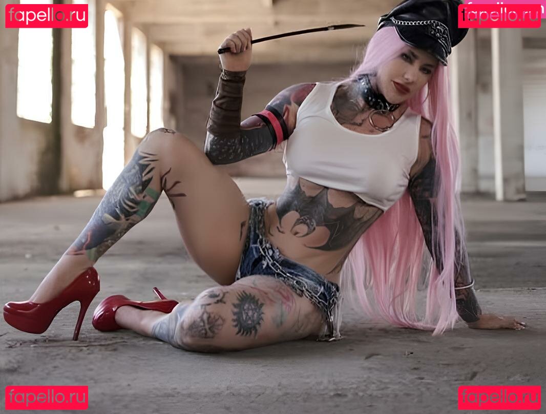 Giu Hellsing / GiuHellsing Onlyfans Photo Gallery 