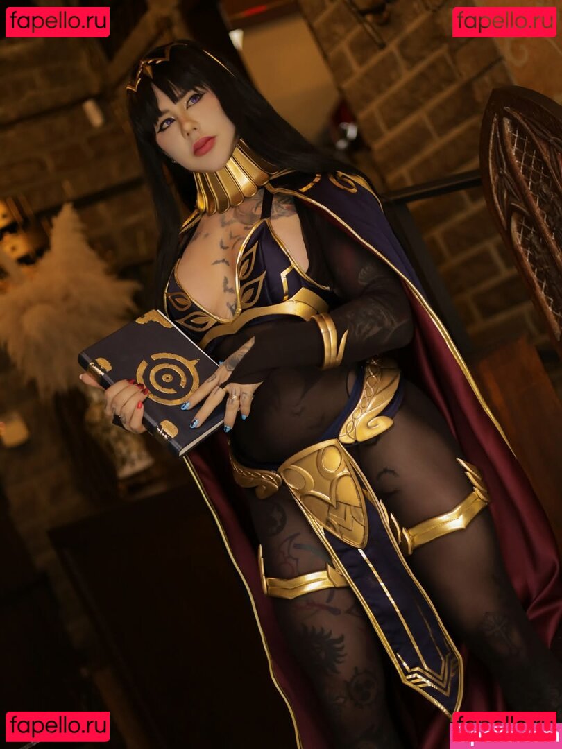 Giu Hellsing / GiuHellsing Onlyfans Photo Gallery 