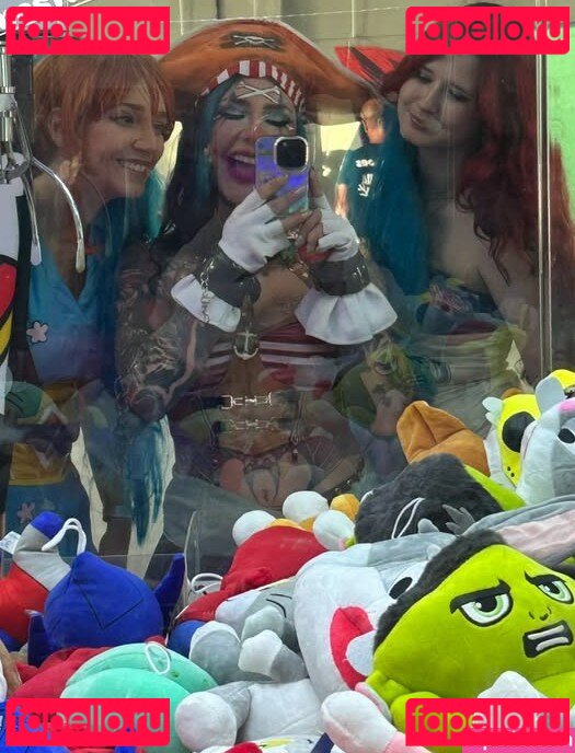 Giu Hellsing / GiuHellsing Onlyfans Photo Gallery 