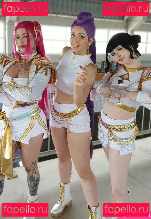 Giu Hellsing / GiuHellsing Onlyfans Photo Gallery 