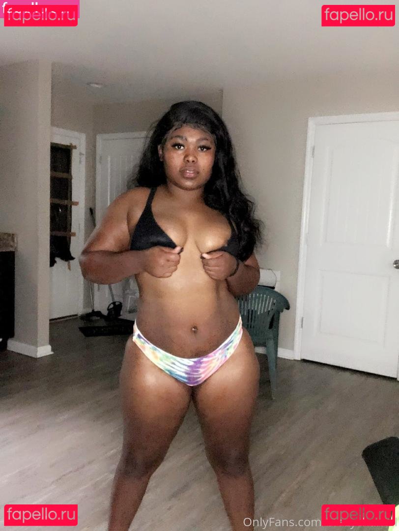 brazychantal / chantalb Onlyfans Photo Gallery 