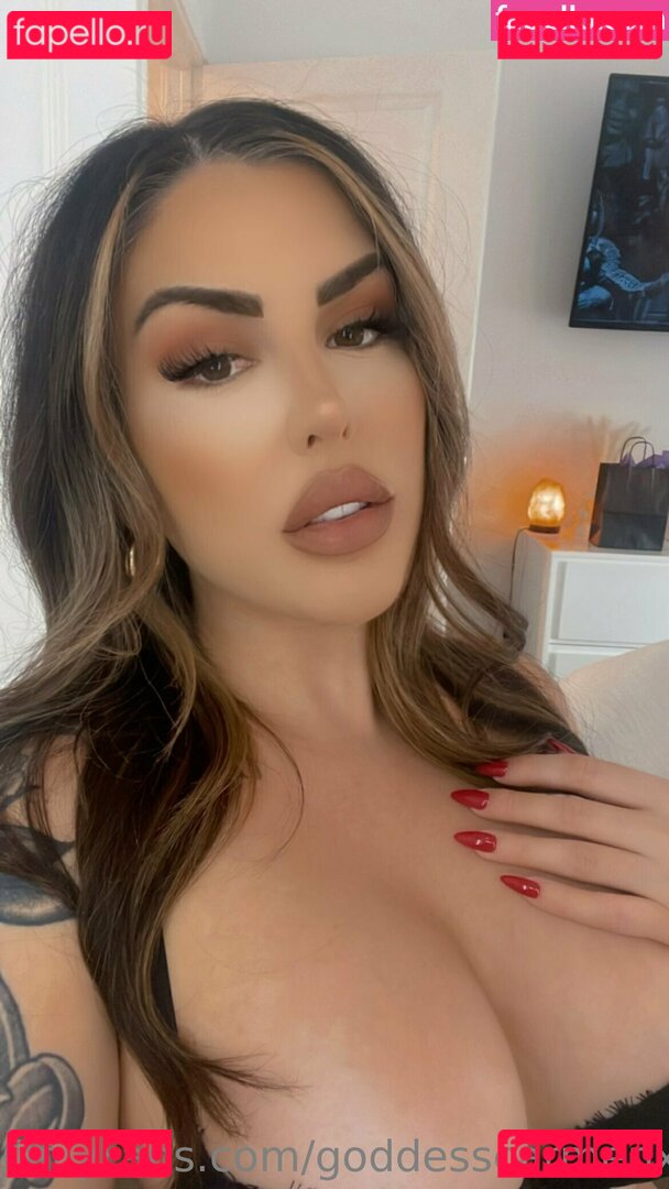 goddesscarmenxo / goddesscaro Onlyfans Photo Gallery 