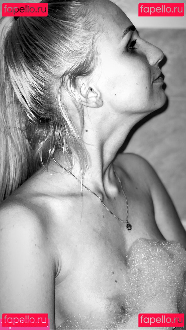 miasgold / realmiagold Onlyfans Photo Gallery 