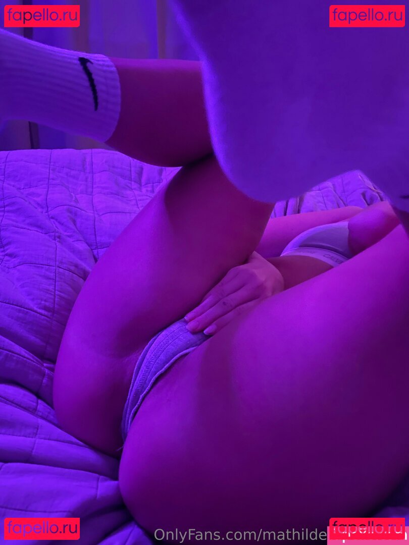 mathildetheunigirl1 Onlyfans Photo Gallery 