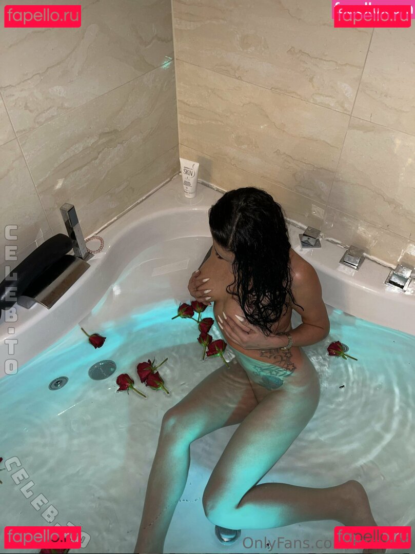 Sabastiana64 / Sarah99 Onlyfans Photo Gallery 