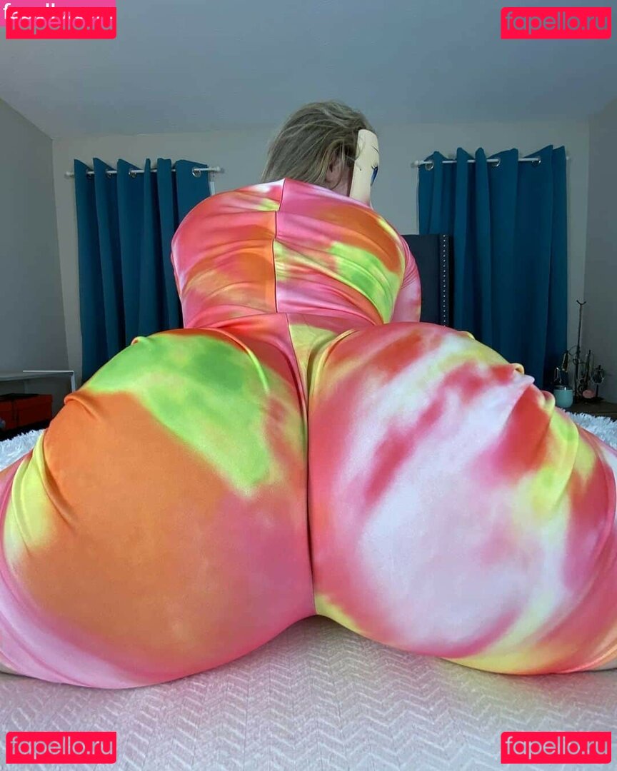 beabaad / ezzobea / msbeabaad Onlyfans Photo Gallery 