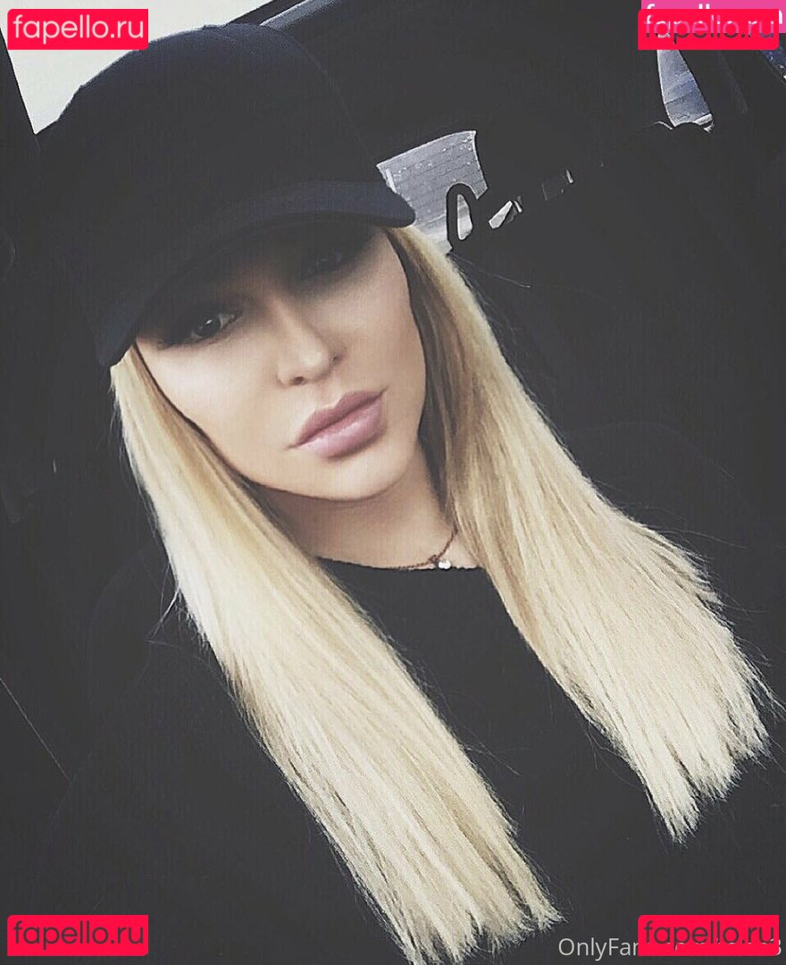 lillmisswanderlust / luvluvuxuluvluv Onlyfans Photo Gallery 