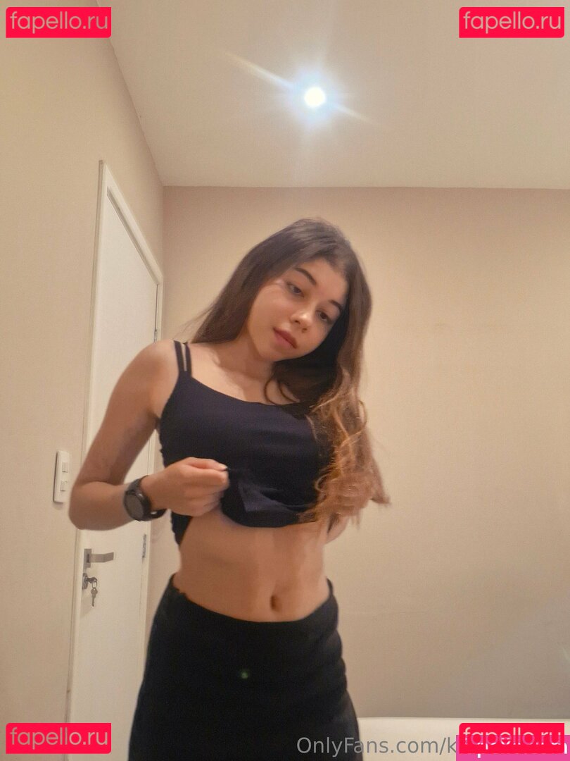 kira18years Onlyfans Photo Gallery 