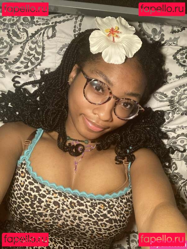 Earth2daya777 Onlyfans Photo Gallery 