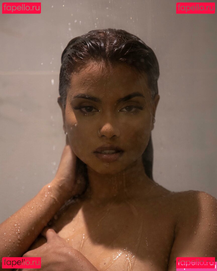 Sinead Xia / sin.xia Onlyfans Photo Gallery 