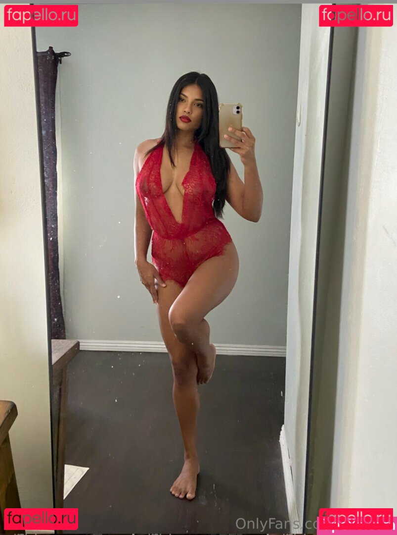 Sinead Xia / sin.xia Onlyfans Photo Gallery 