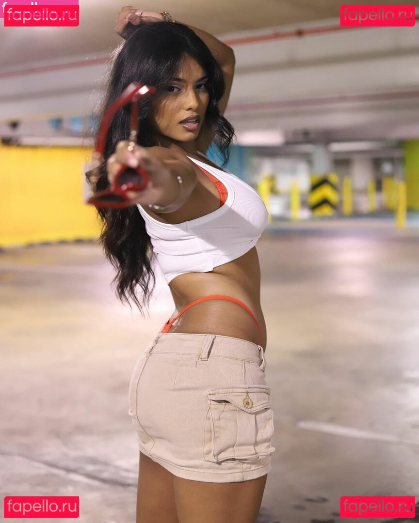 Sinead Xia / sin.xia Onlyfans Photo Gallery 