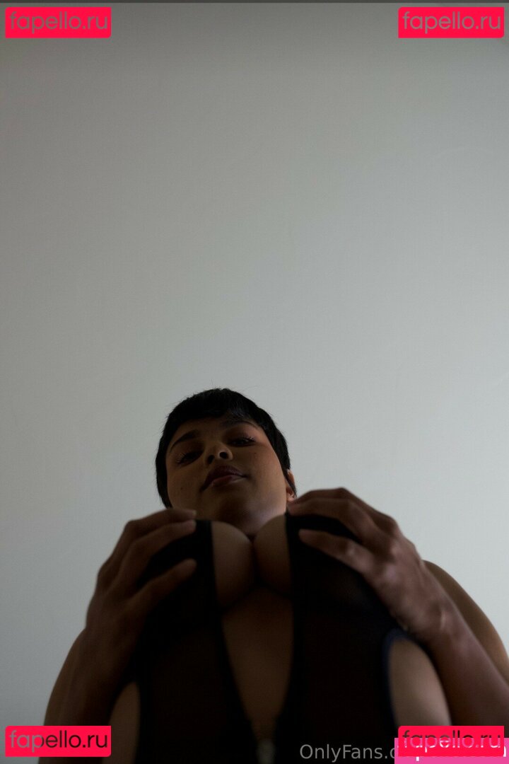 Sinead Xia / sin.xia Onlyfans Photo Gallery 