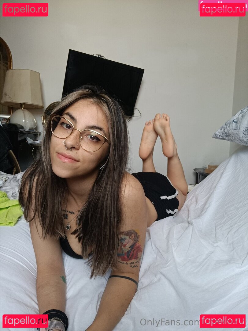 maybe_ele2 / maybel2 Onlyfans Photo Gallery 