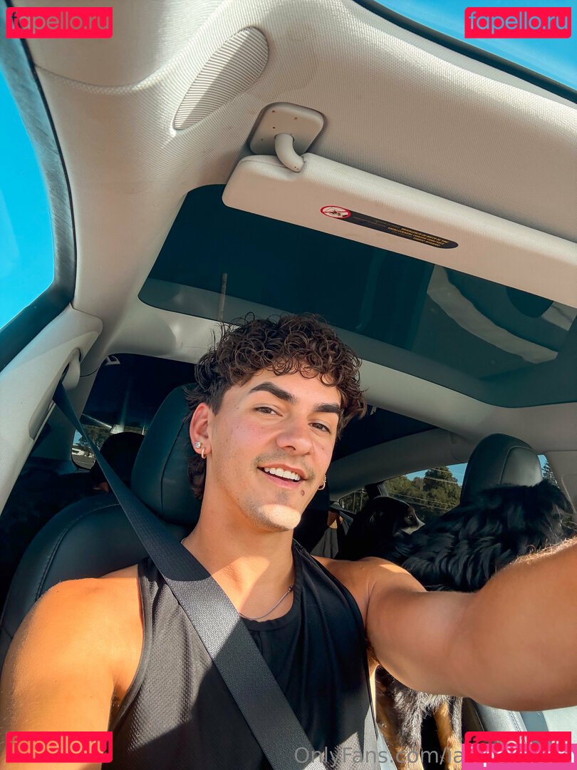 ian_anthony Onlyfans Photo Gallery 