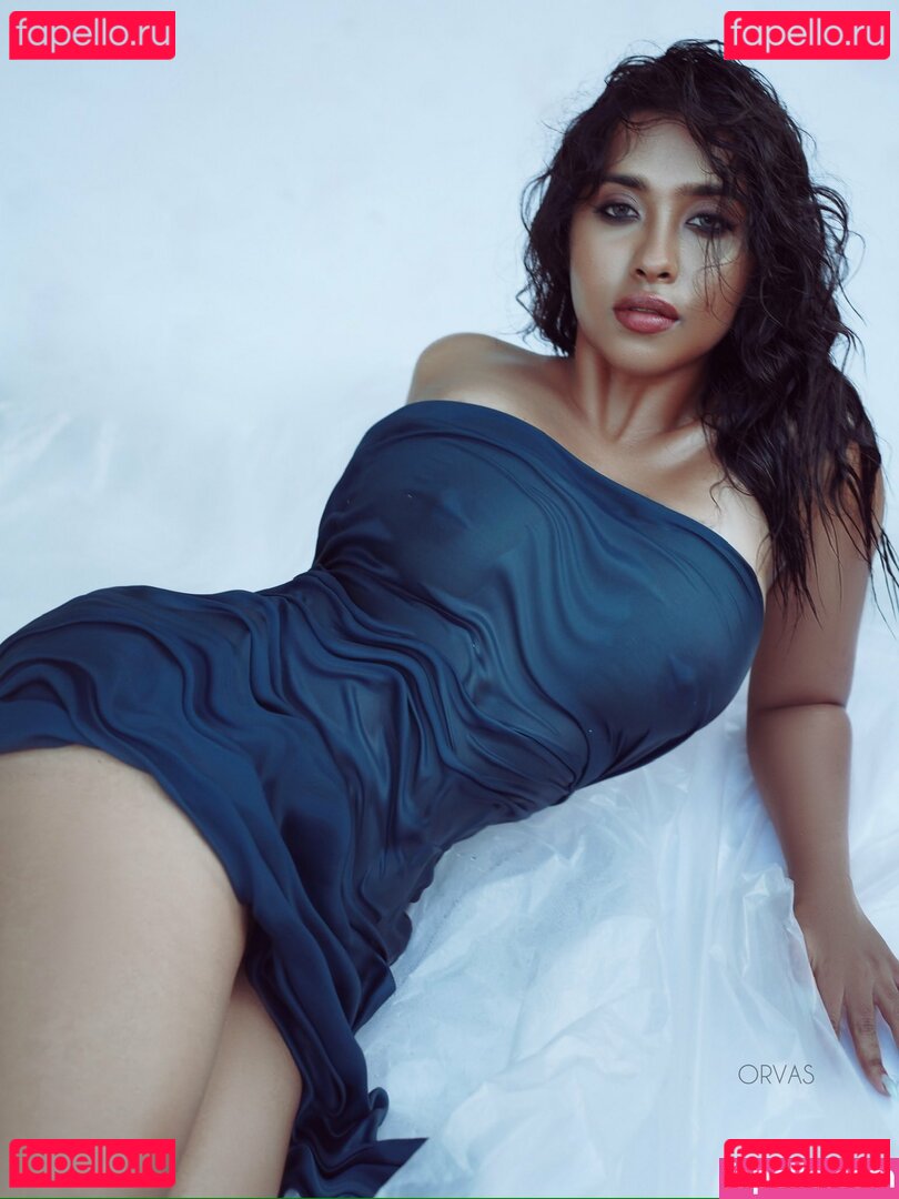 Debochan / __d.e.b.o.__ / deboramoon Onlyfans Photo Gallery 