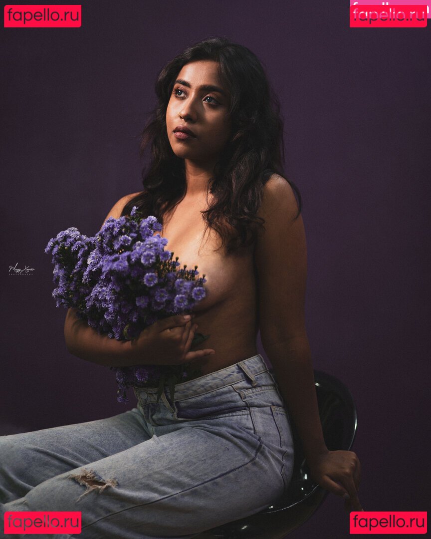 Debochan / __d.e.b.o.__ / deboramoon Onlyfans Photo Gallery 