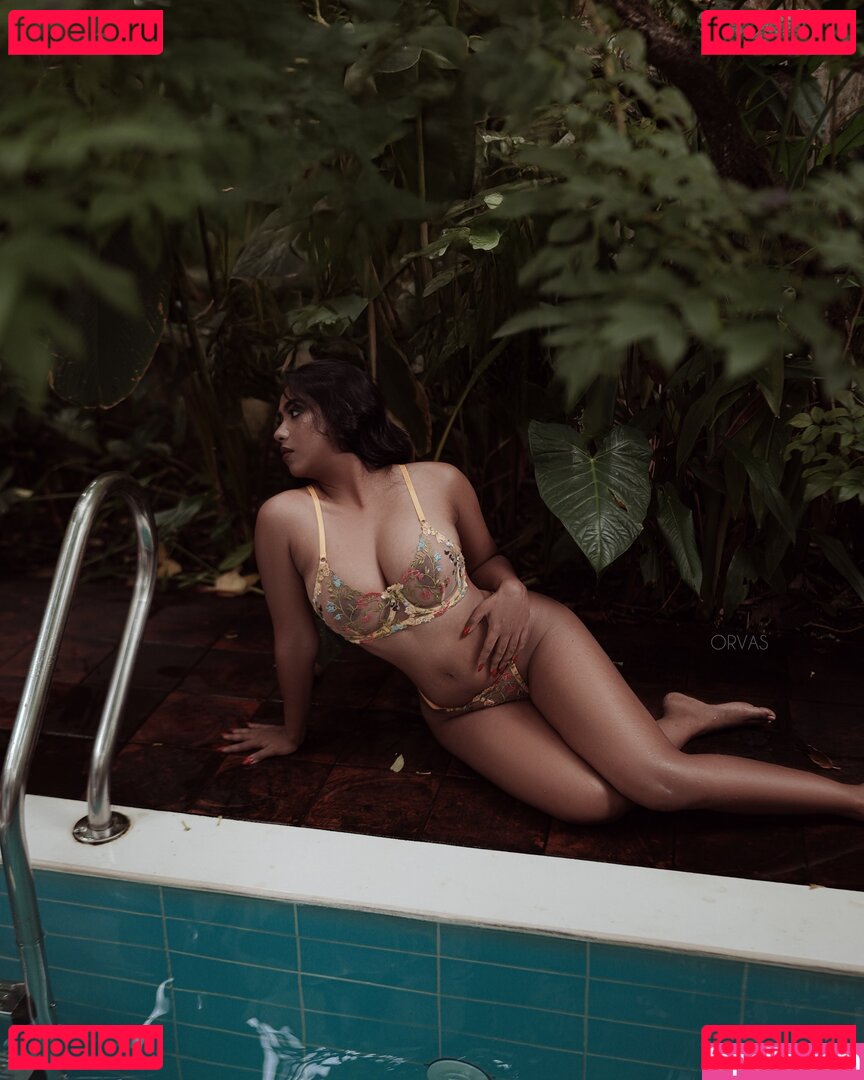 Debochan / __d.e.b.o.__ / deboramoon Onlyfans Photo Gallery 