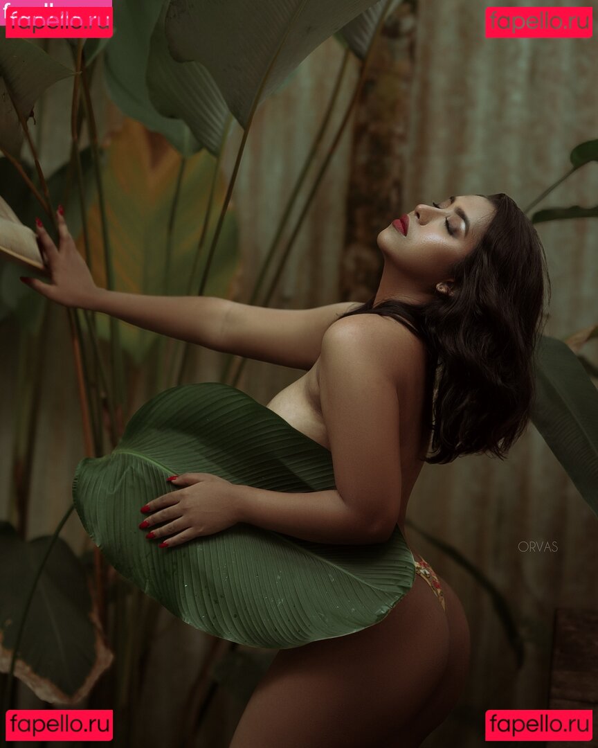 Debochan / __d.e.b.o.__ / deboramoon Onlyfans Photo Gallery 