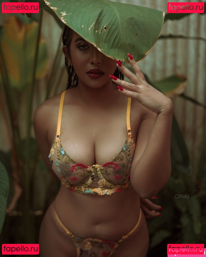 Debochan / __d.e.b.o.__ / deboramoon Onlyfans Photo Gallery 