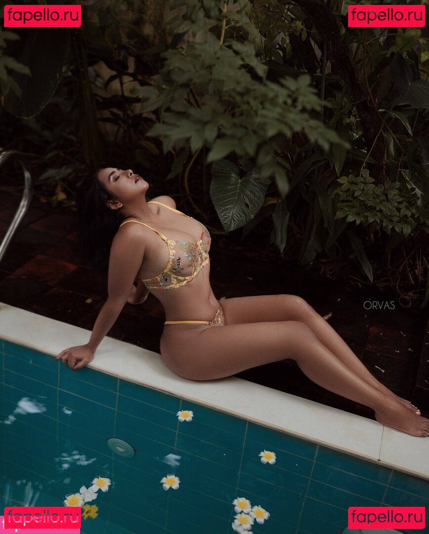 Debochan / __d.e.b.o.__ / deboramoon Onlyfans Photo Gallery 