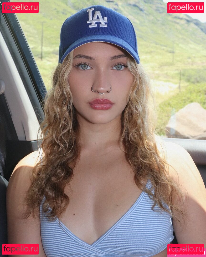 Halia Beamer / haliabeamer Onlyfans Photo Gallery 