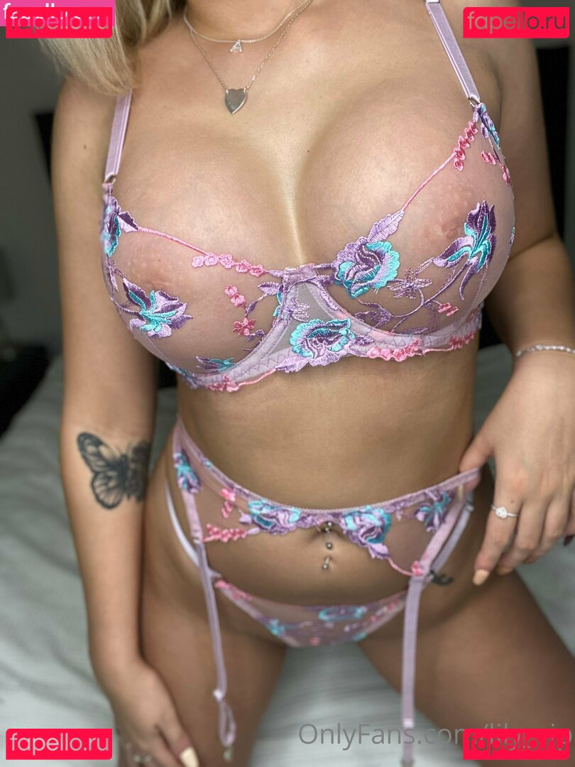 lily_vip / lilyvip Onlyfans Photo Gallery 