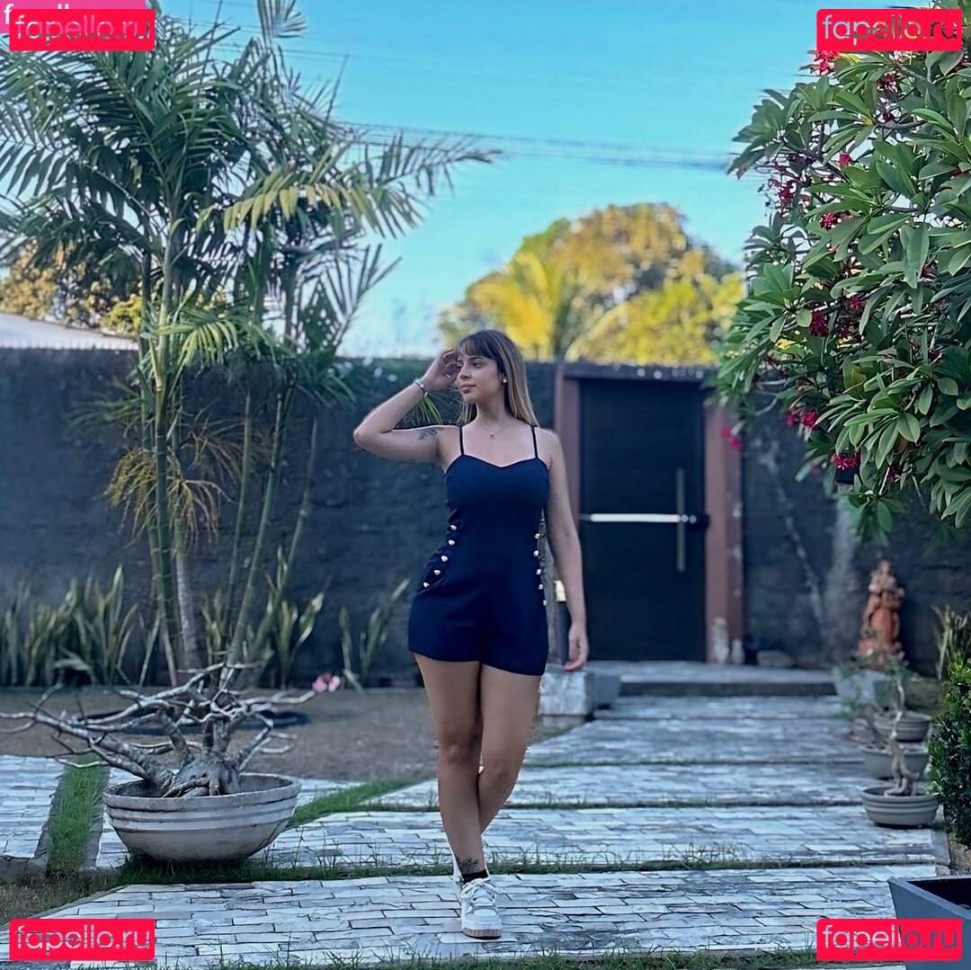 Bea Souza / bea.nfs / bea.s2.utiful Onlyfans Photo Gallery 