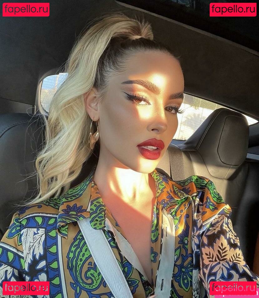 Elen Akamperi Onlyfans Photo Gallery 