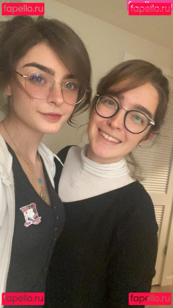 ARUU / DeputyARUUU Onlyfans Photo Gallery 