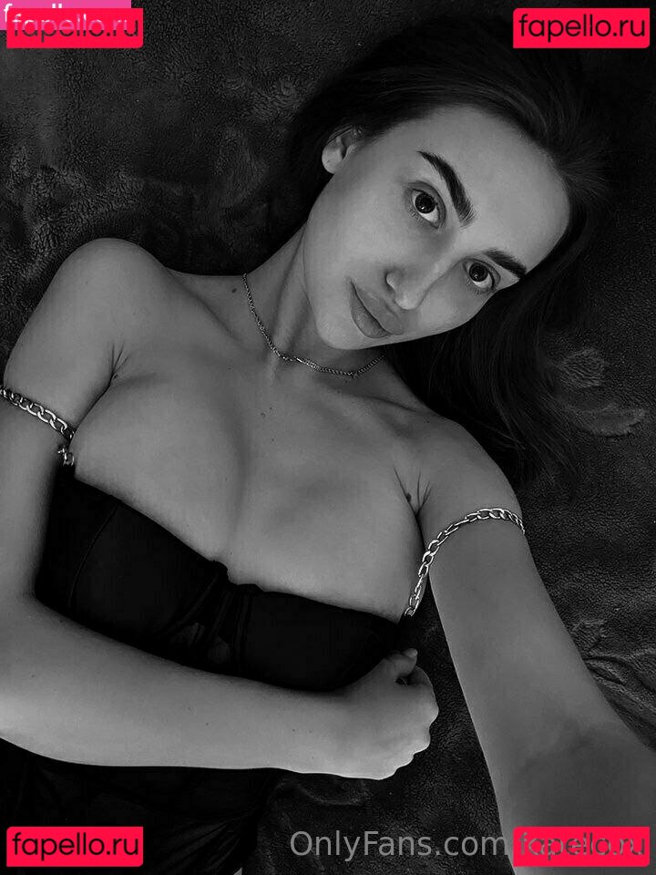 kate__cox / katecox / katya Onlyfans Photo Gallery 