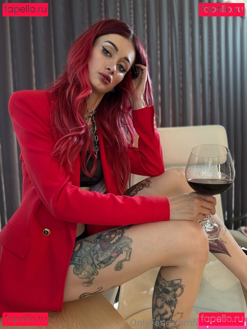 avrorasiren Onlyfans Photo Gallery 